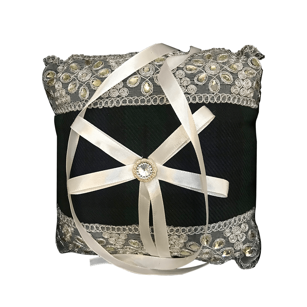 imperial-highland-supplies-tartan-ring-cushion-min